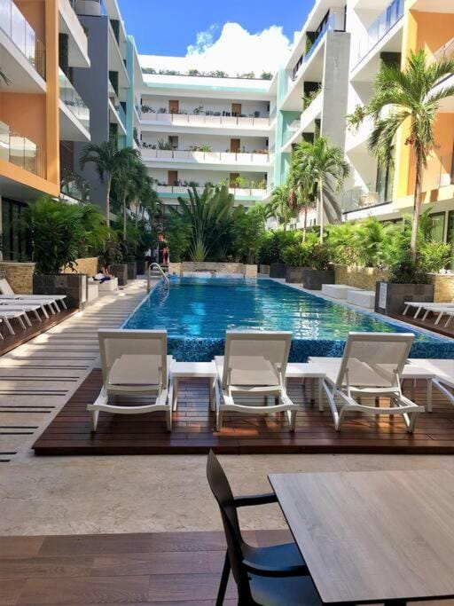 Swimming pool