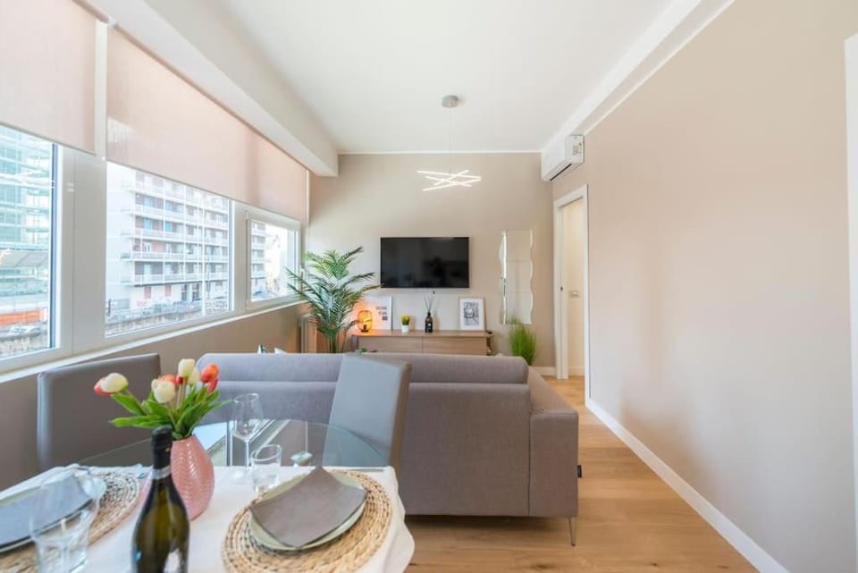 TV and multimedia, Living room, Dining area