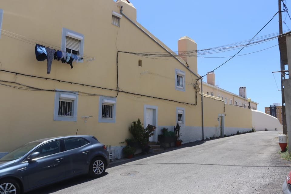 Property building, Facade/entrance, Off site