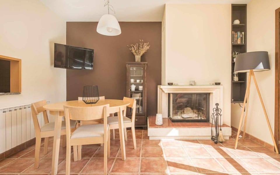 Communal lounge/ TV room, Living room, Dining area