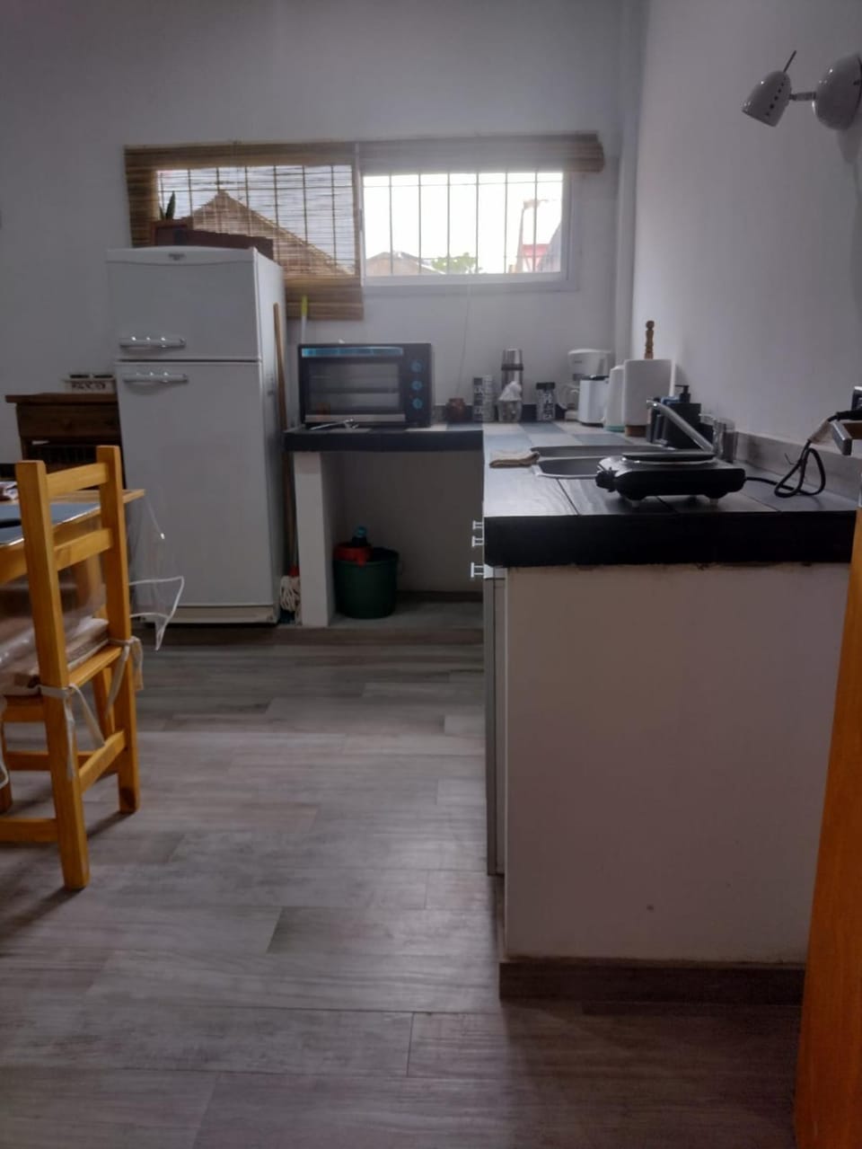 Kitchen or kitchenette, pet friendly, stove