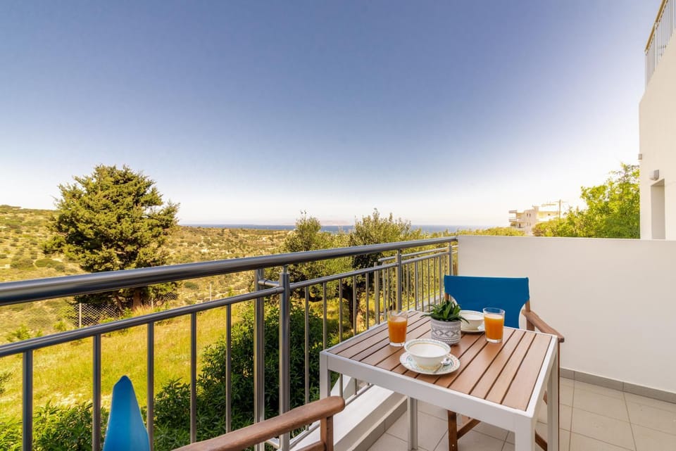 Patio, Natural landscape, View (from property/room), Balcony/Terrace, Dining area