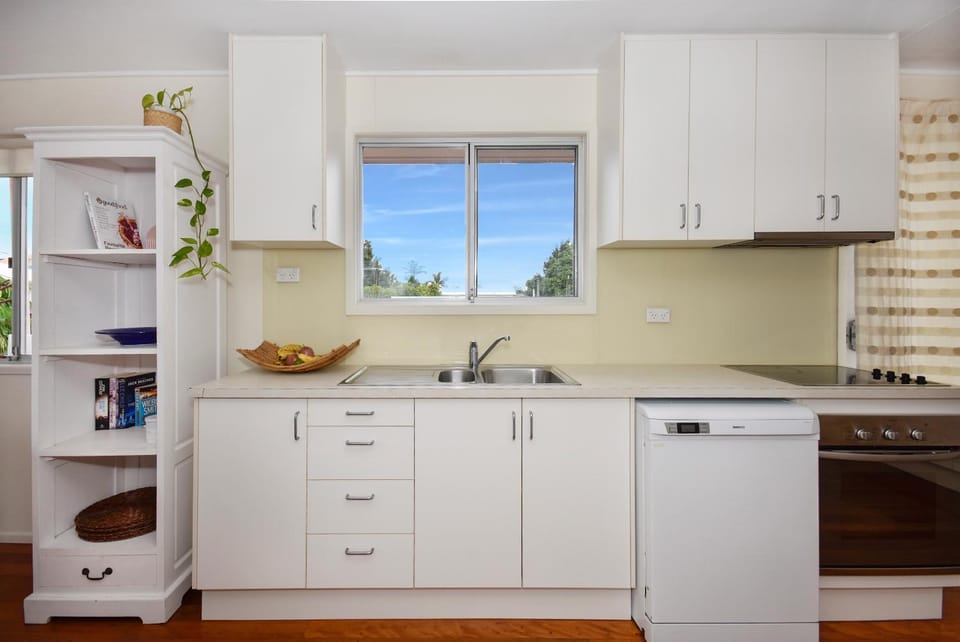 Kitchen or kitchenette, dishwasher, minibar, pet friendly, stove