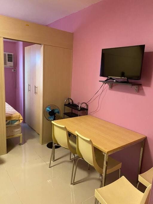 Communal lounge/ TV room, Dining area