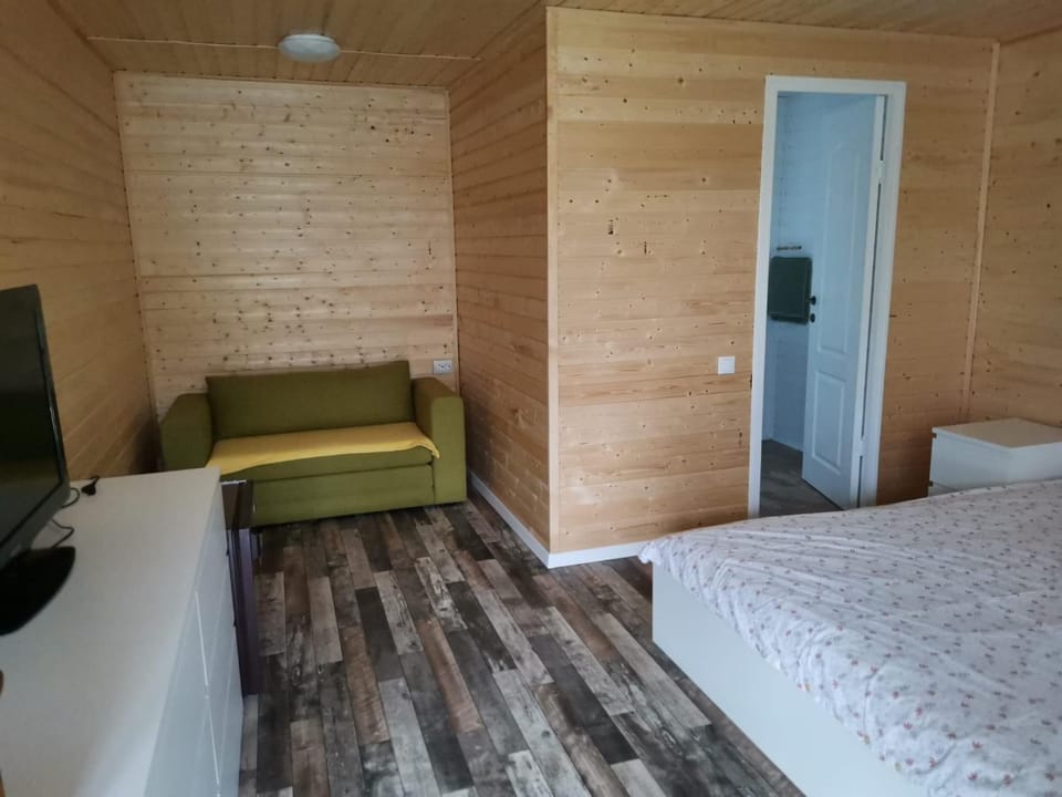 Cabana Oprișor Nature lodge in Romania