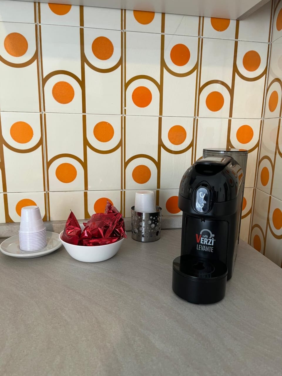 Coffee/tea facilities, Kitchen or kitchenette, Food and drinks