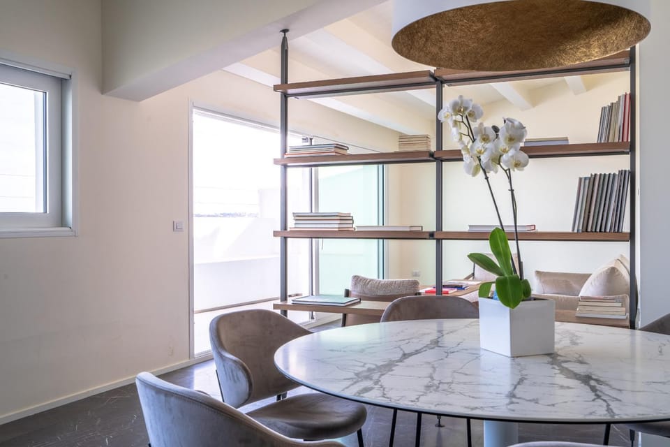 Communal lounge/ TV room, Living room, Dining area