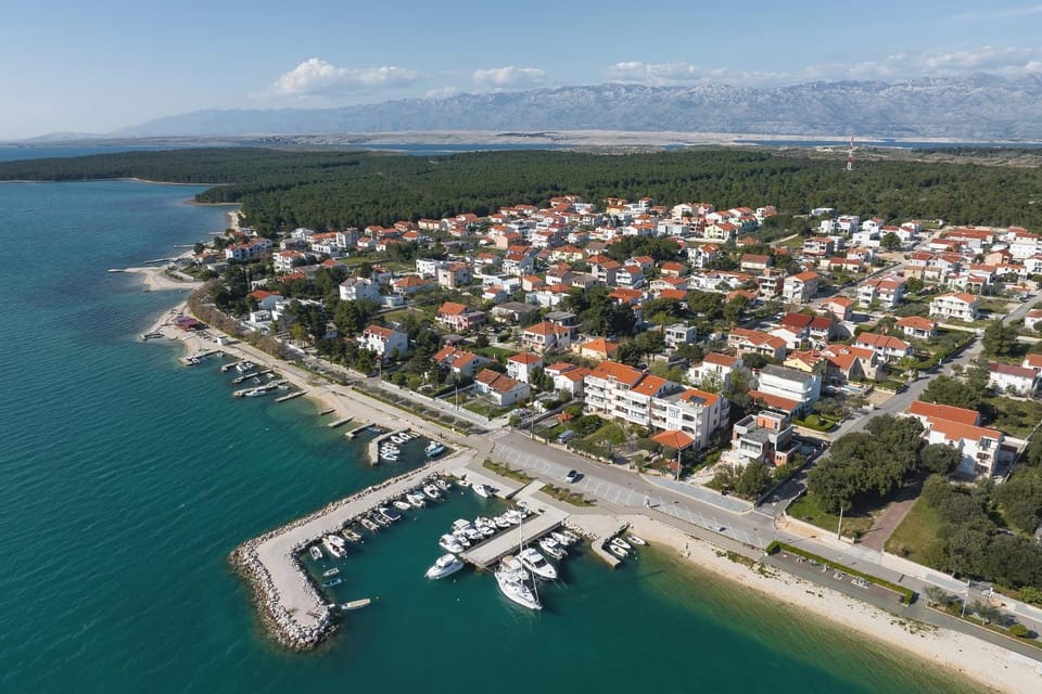 Neighbourhood, Beach