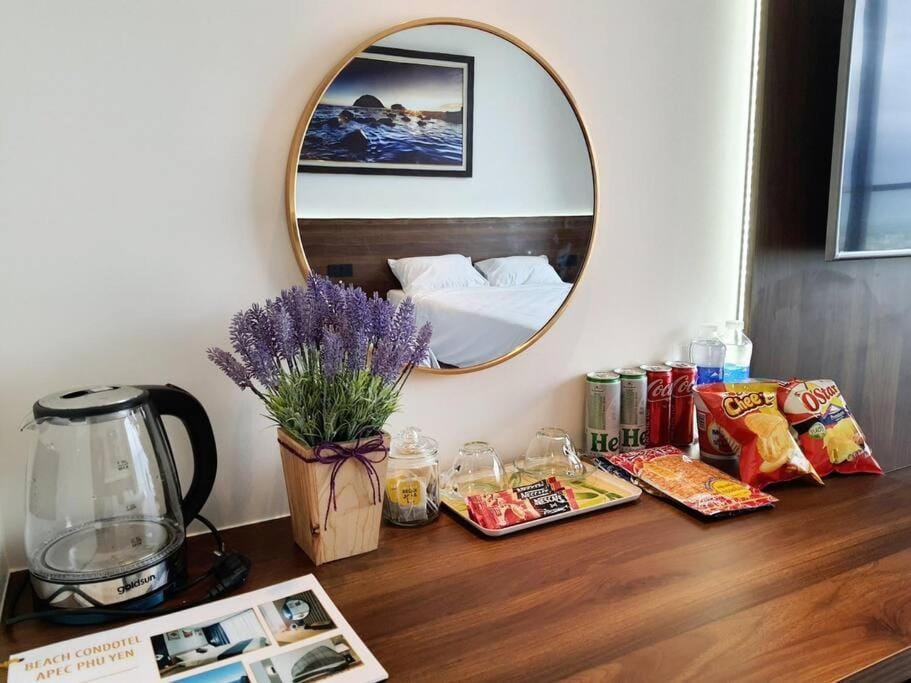 Coffee/tea facilities, Food and drinks