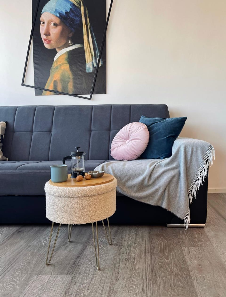 Living room, Decorative detail, Seating area