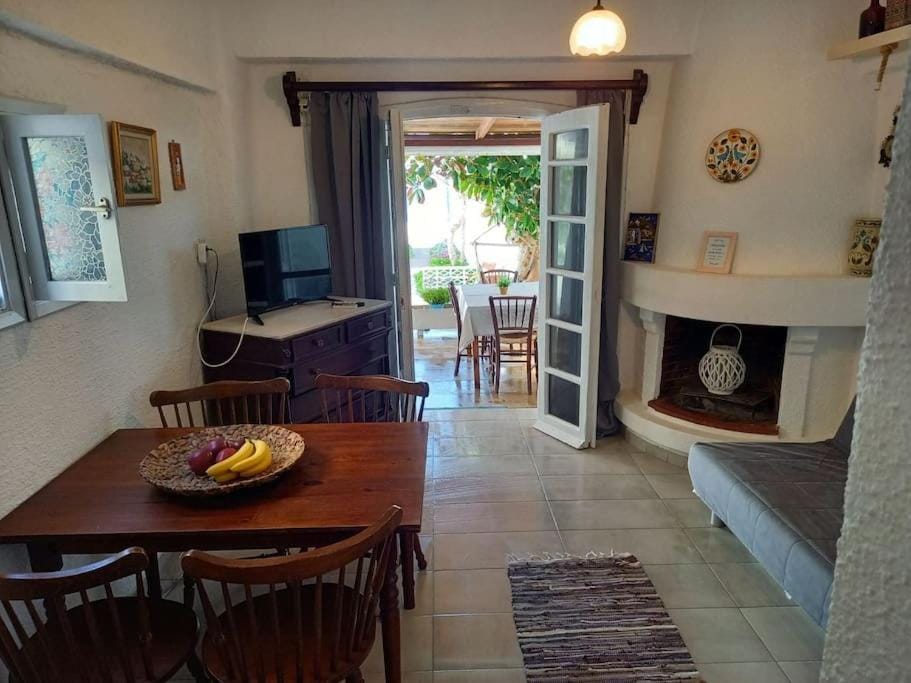 Asteri Traditional Seafront Apartment Apartment in Crete