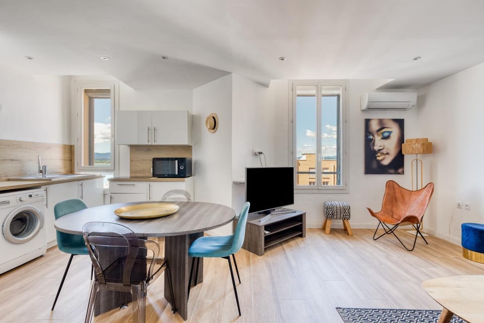 T2 -Le Winter Palace, Vue Mer Apartment in Saint-Raphael