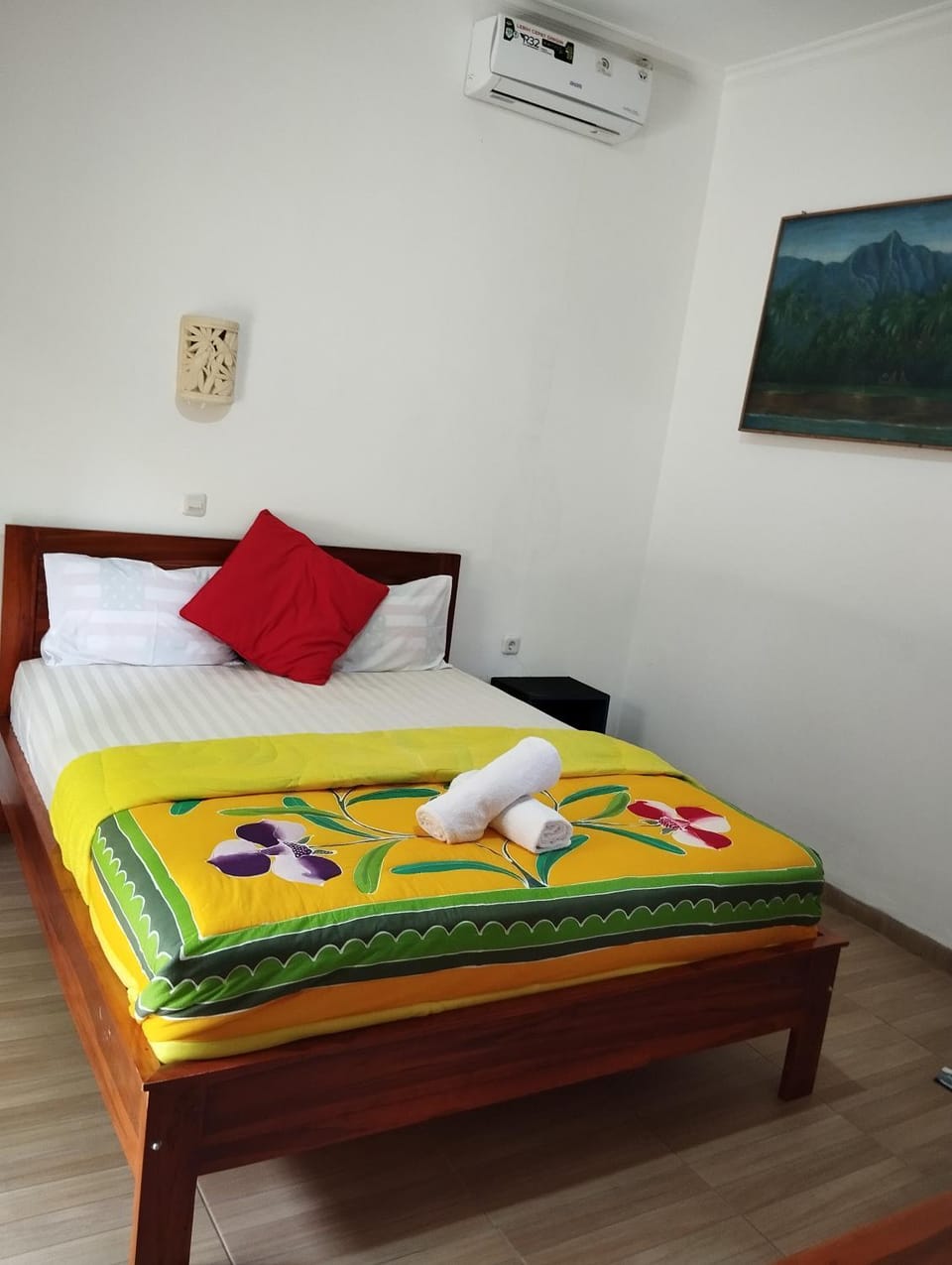 Tunjung guest house lovina beach Bed and Breakfast in Buleleng