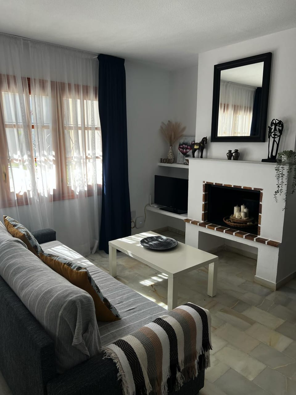 TV and multimedia, Living room, Seating area
