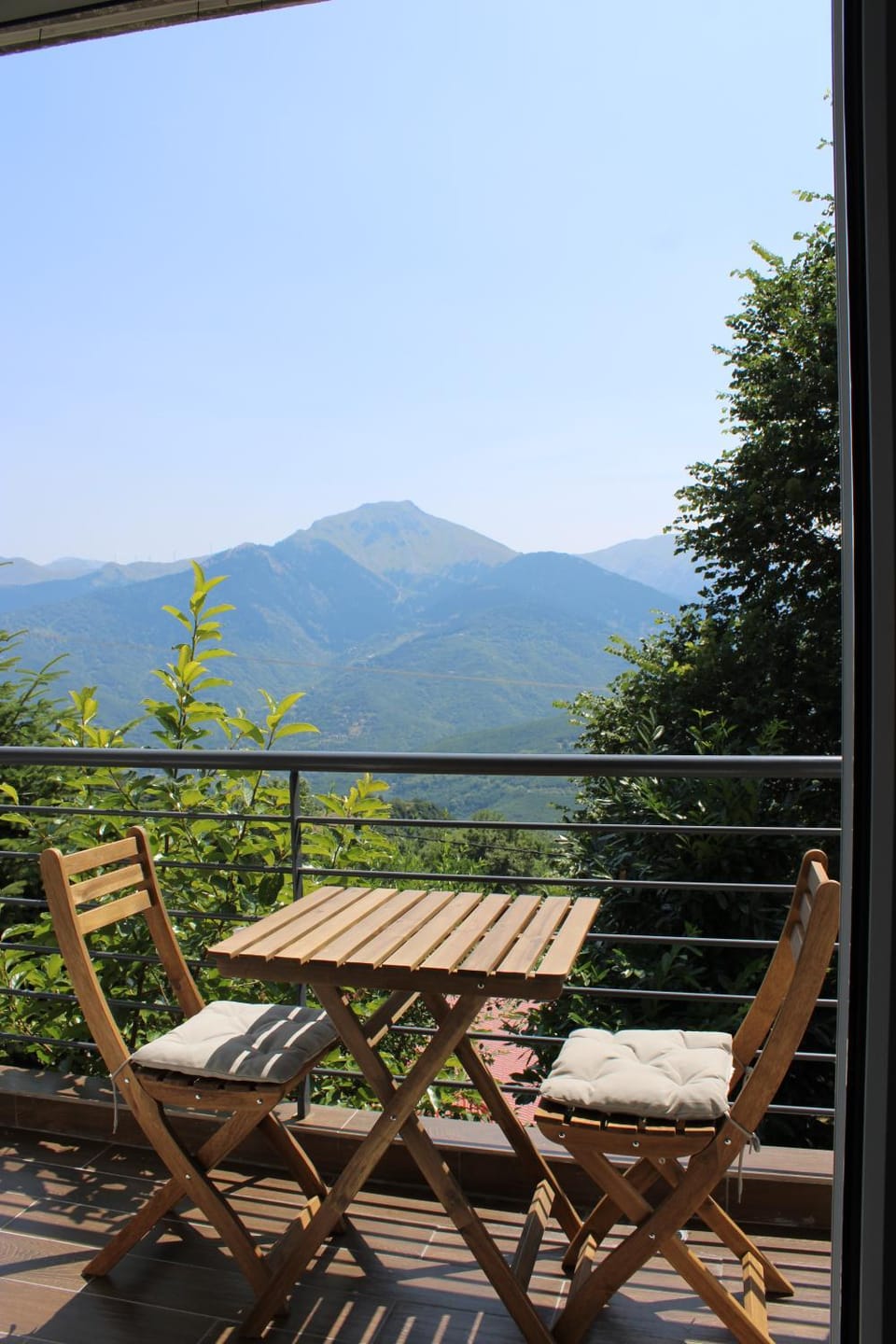 Patio, Spring, Day, Natural landscape, View (from property/room), Balcony/Terrace, Dining area, Mountain view