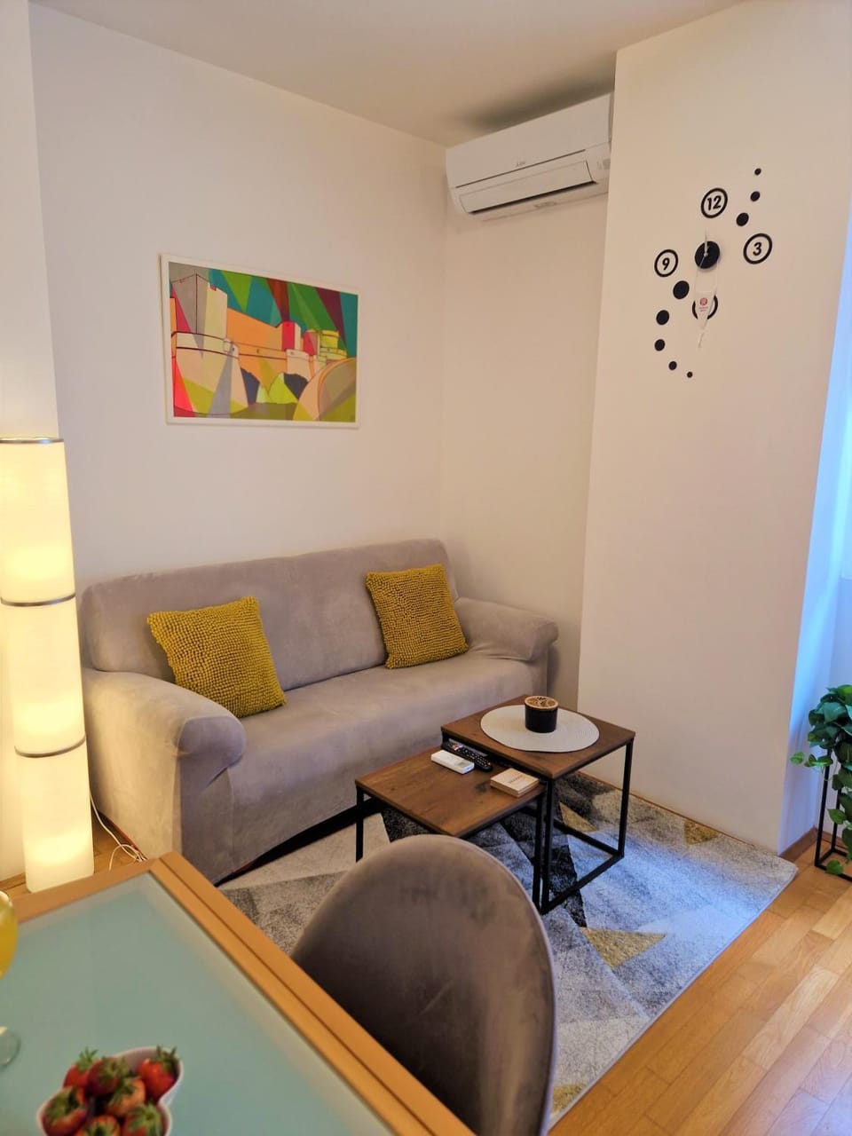 Living room, Seating area, air conditioner