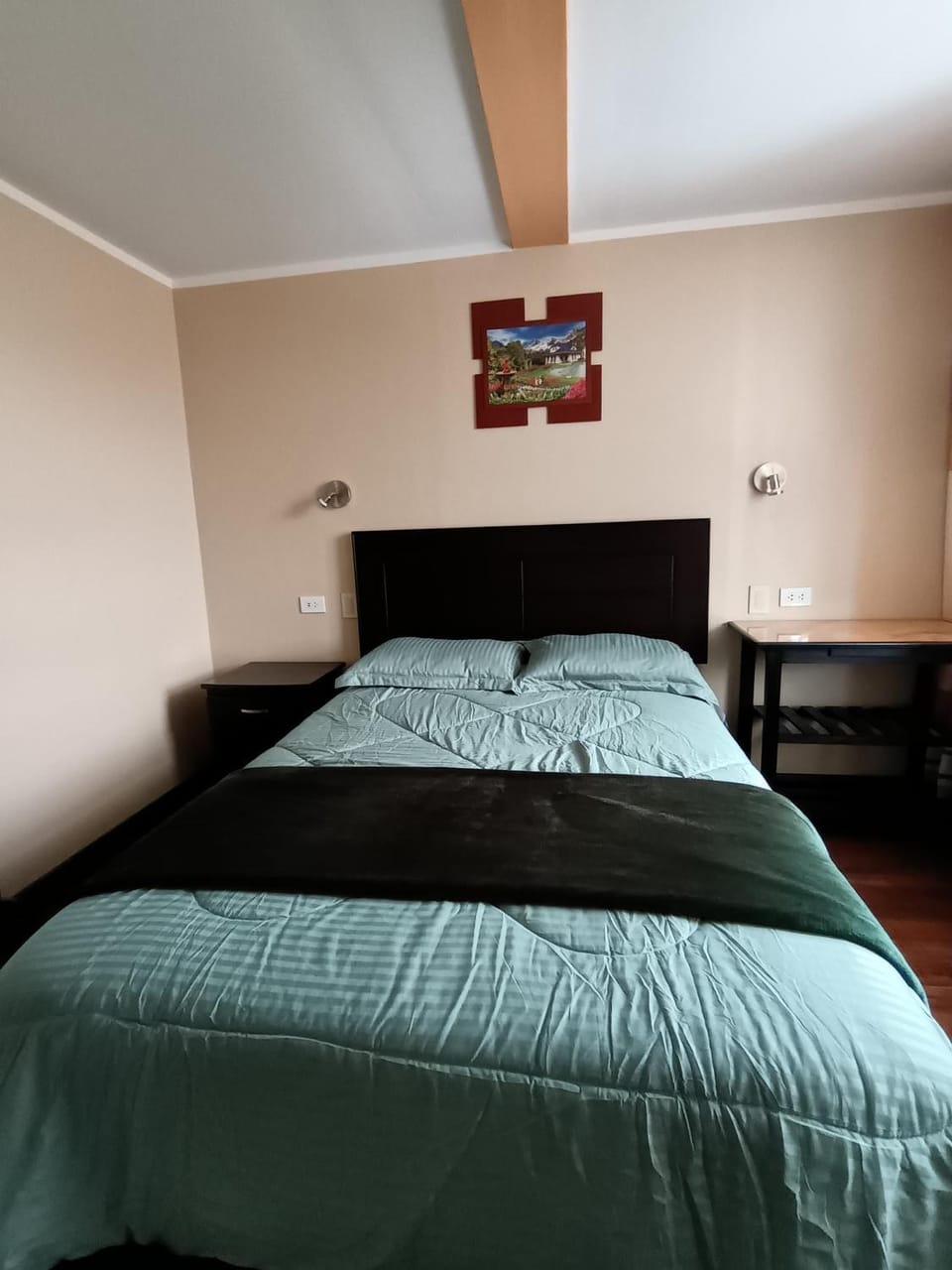 Bed, Photo of the whole room