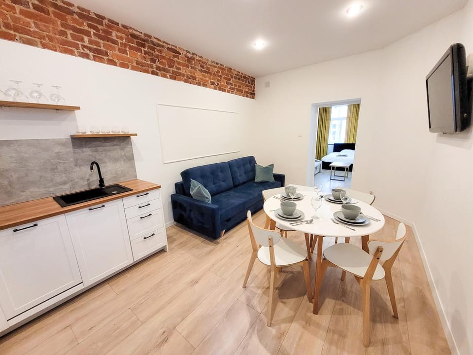 Kitchen or kitchenette, Living room, Seating area