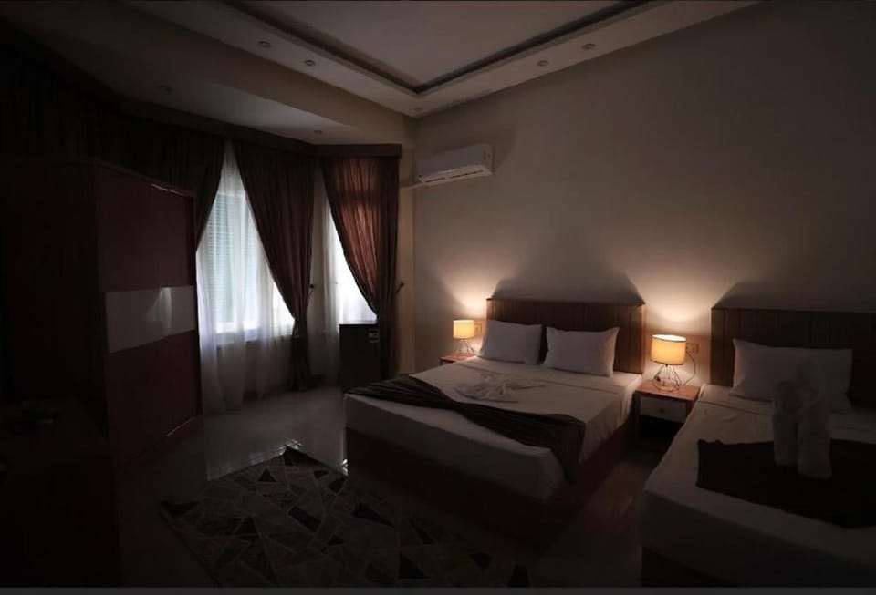 Shower, Toilet, Staff, TV and multimedia, Other, Seating area, Guests, City view, Continental breakfast, Buffet breakfast, Quiet street view, bidet, furniture, hair dryier, internet, minibar, room service, towels, trouser press, laundry, washing machine, dryer, kitchen, air conditioner