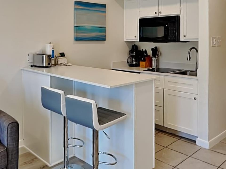 Kitchen or kitchenette, Seating area, furniture, microwave, toaster, kitchen