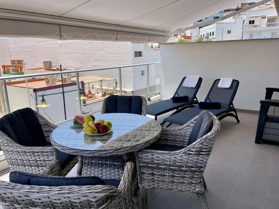 Balcony/Terrace, sunbed