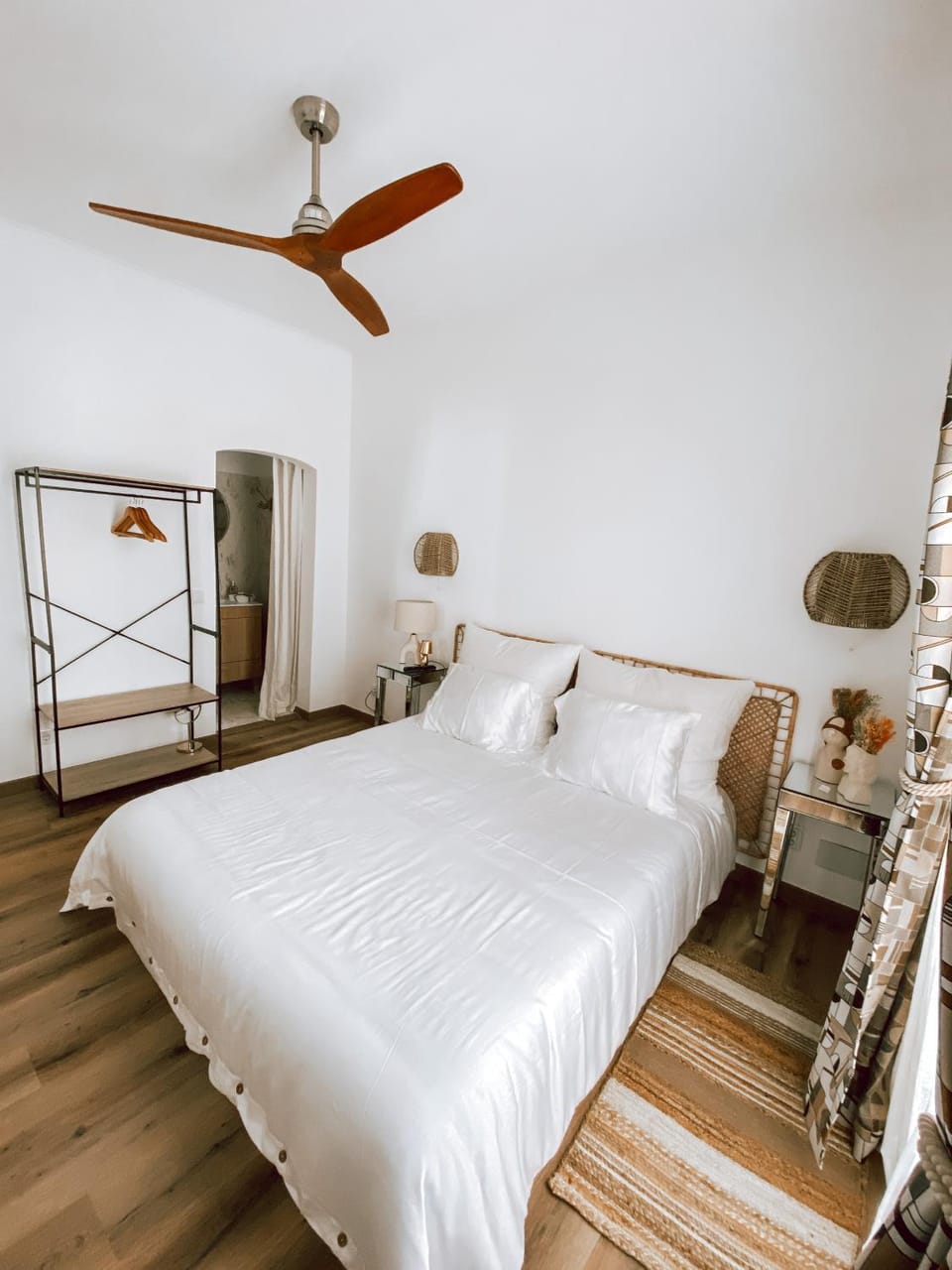 Bed, Bedroom, fireplace