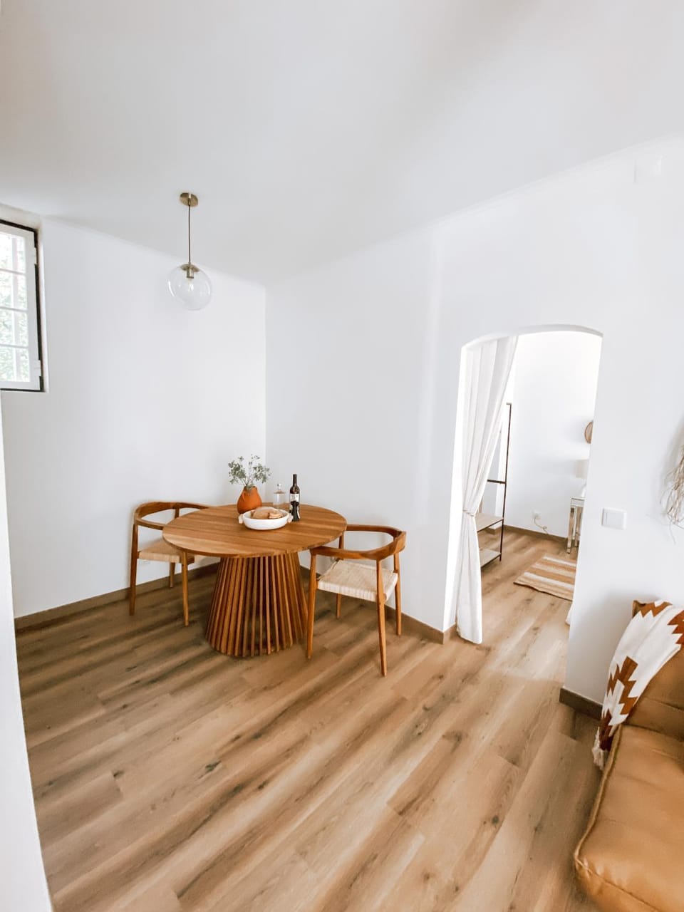 Seating area, Dining area