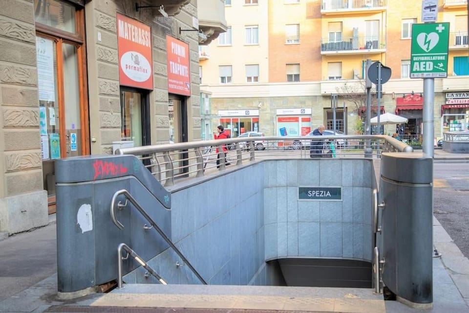 Casa Spezia - Metro Vicina, Wi-Fi Rapido & Netflix Apartment in Turin