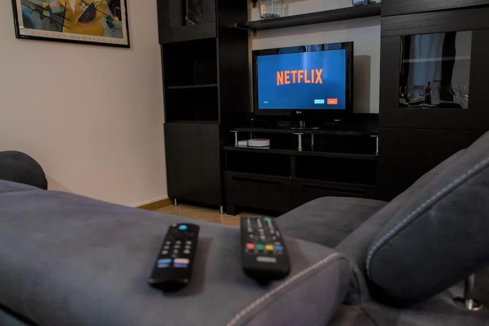 Casa Spezia - Metro Vicina, Wi-Fi Rapido & Netflix Apartment in Turin