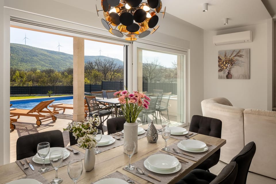 Natural landscape, Seating area, Dining area, Pool view, sunbed