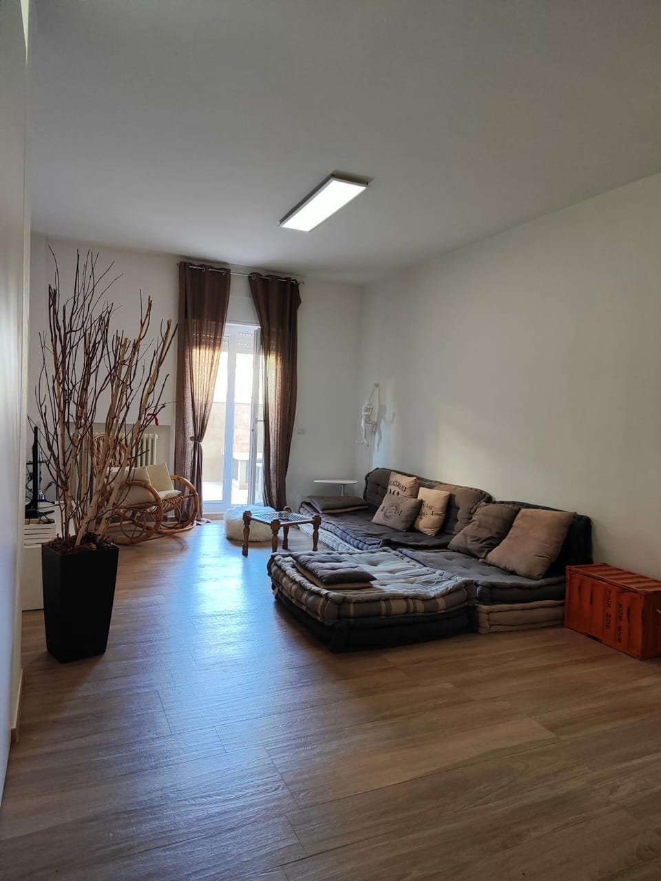 Living room, Photo of the whole room