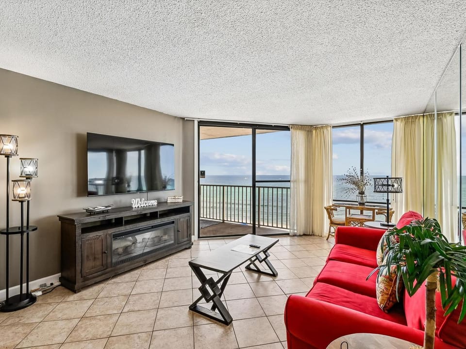 TV and multimedia, View (from property/room), Balcony/Terrace, Living room, Seating area, Sea view, furniture