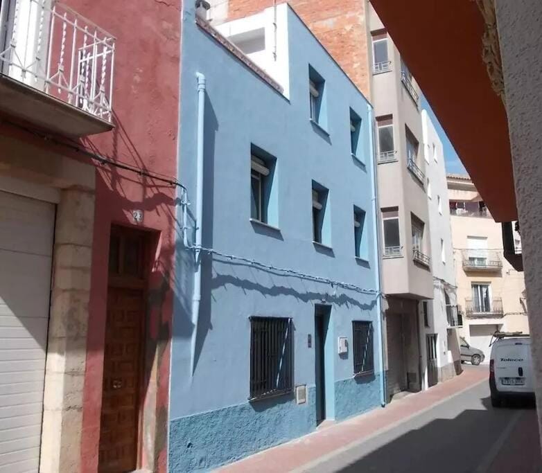 Property building, Street view, Location