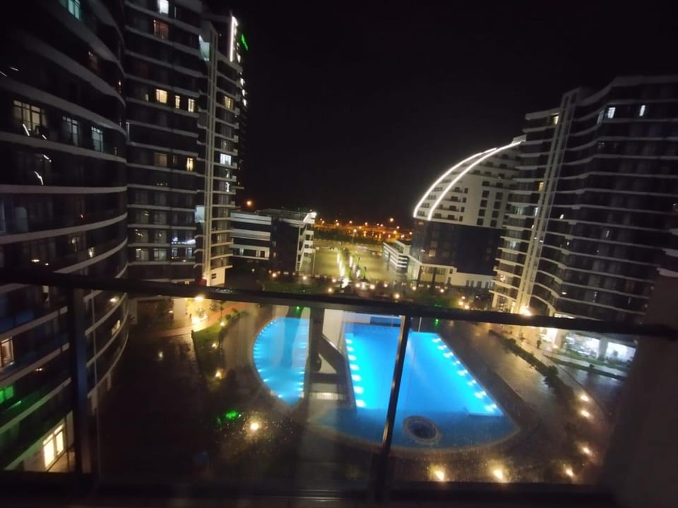 Night, Pool view