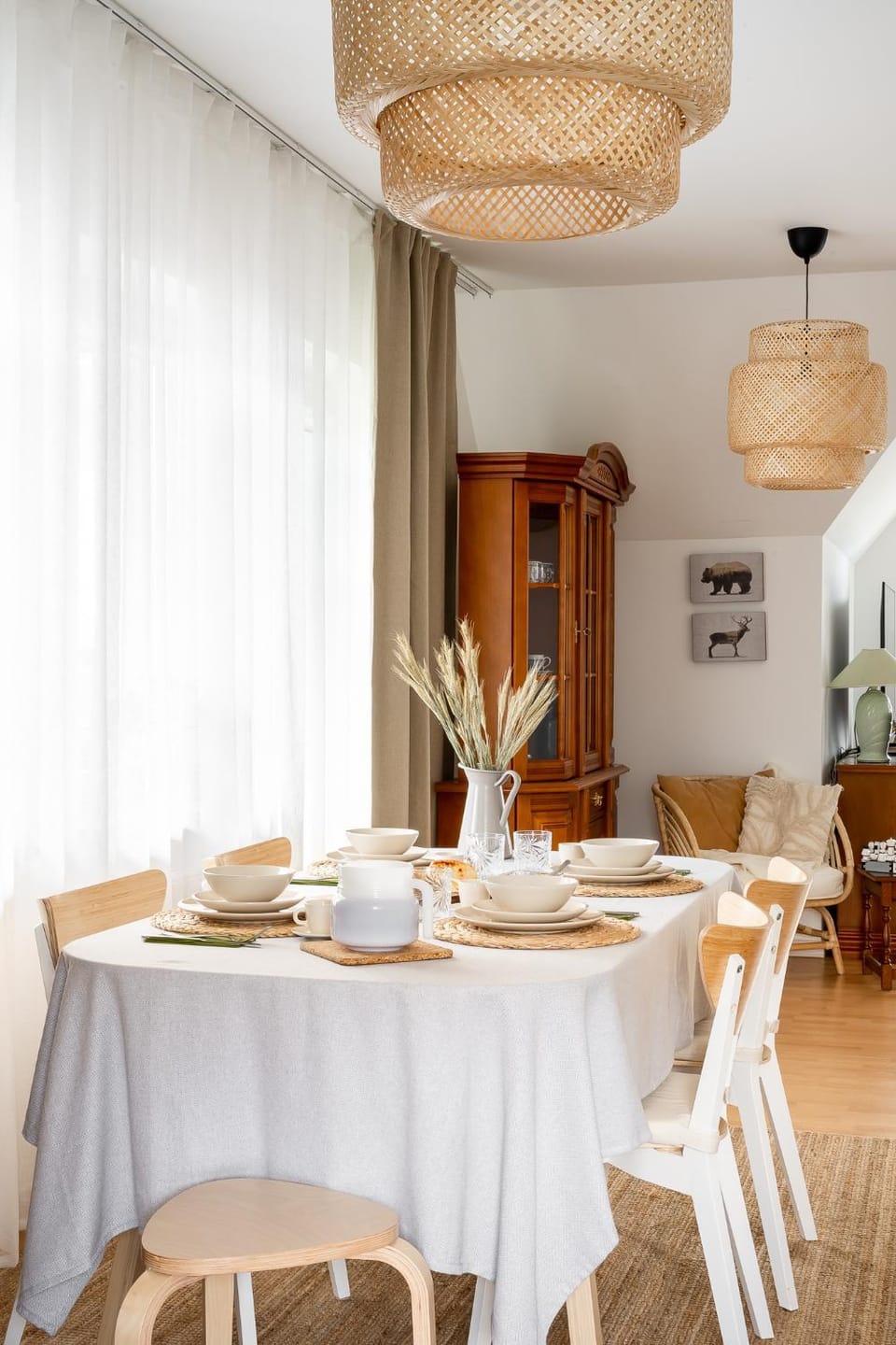 Seating area, Dining area, Breakfast