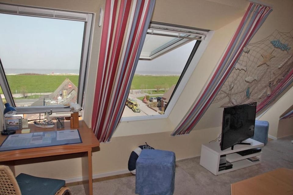 Natural landscape, View (from property/room), Living room, Sea view