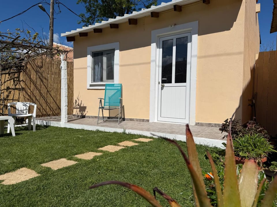 Property building, Spring, Day, Garden, Garden view