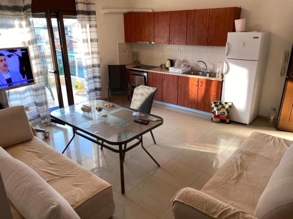 Kitchen or kitchenette, Living room, Dining area, pet friendly, stove