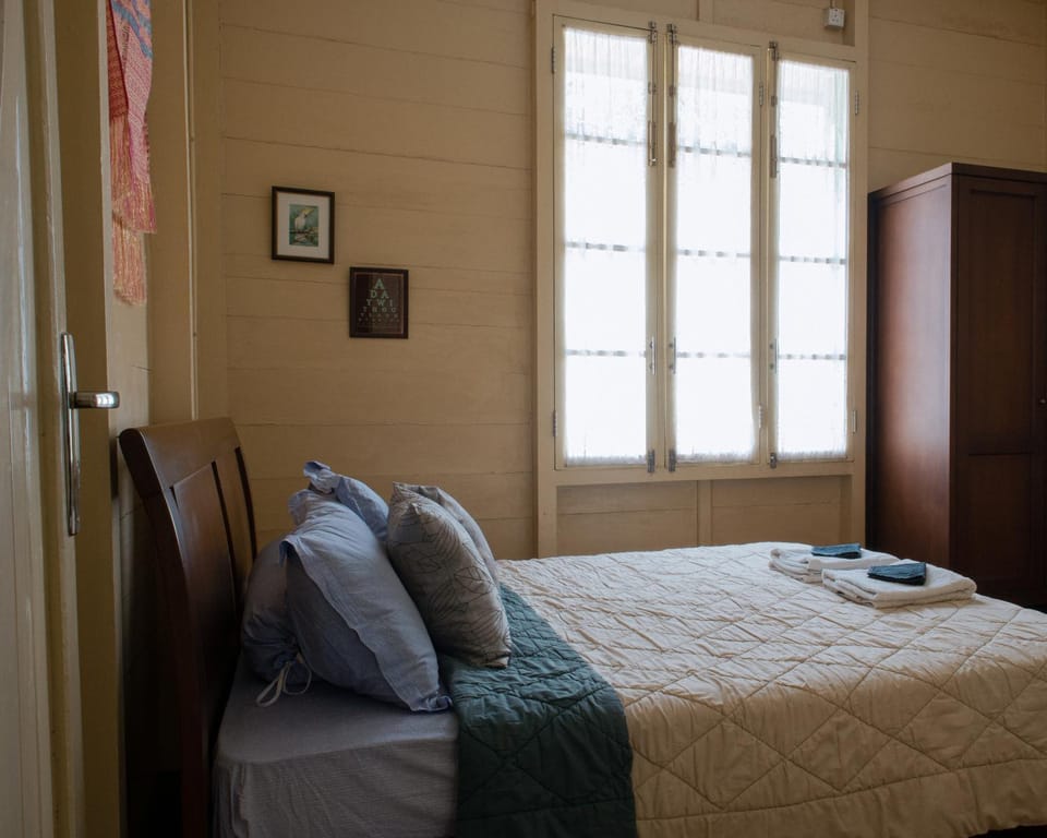Bed, Bedroom, towels, wardrobe