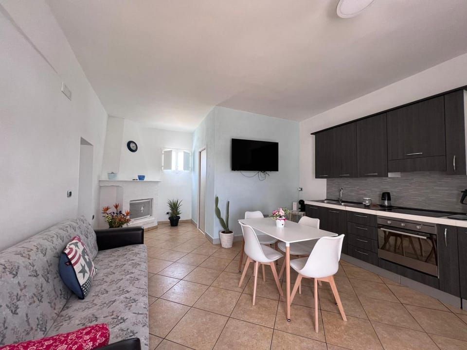 Communal lounge/ TV room, Communal lounge/ TV room, TV and multimedia, Kitchen or kitchenette, Living room, Seating area, Dining area, Evening entertainment, pet friendly, stove