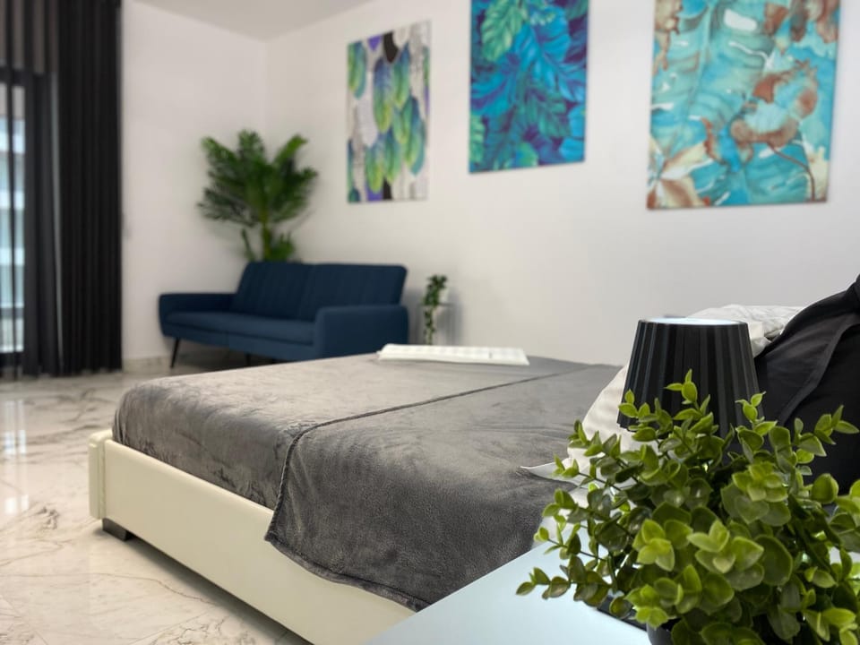 Bed, Living room