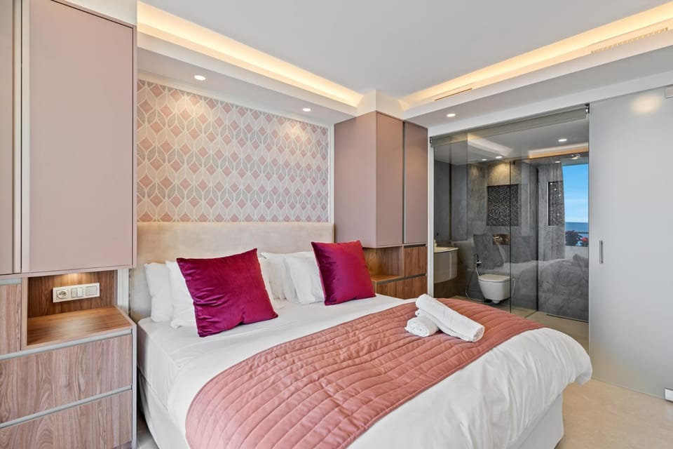 Bathroom, Bedroom