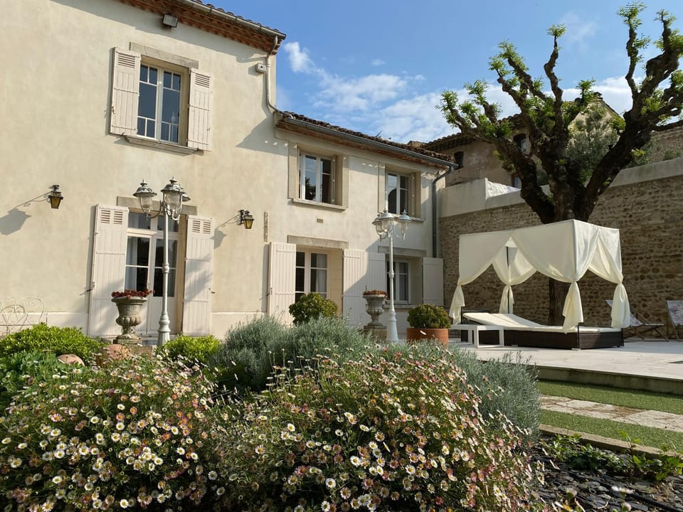 Property building, Spring, Garden, Garden view