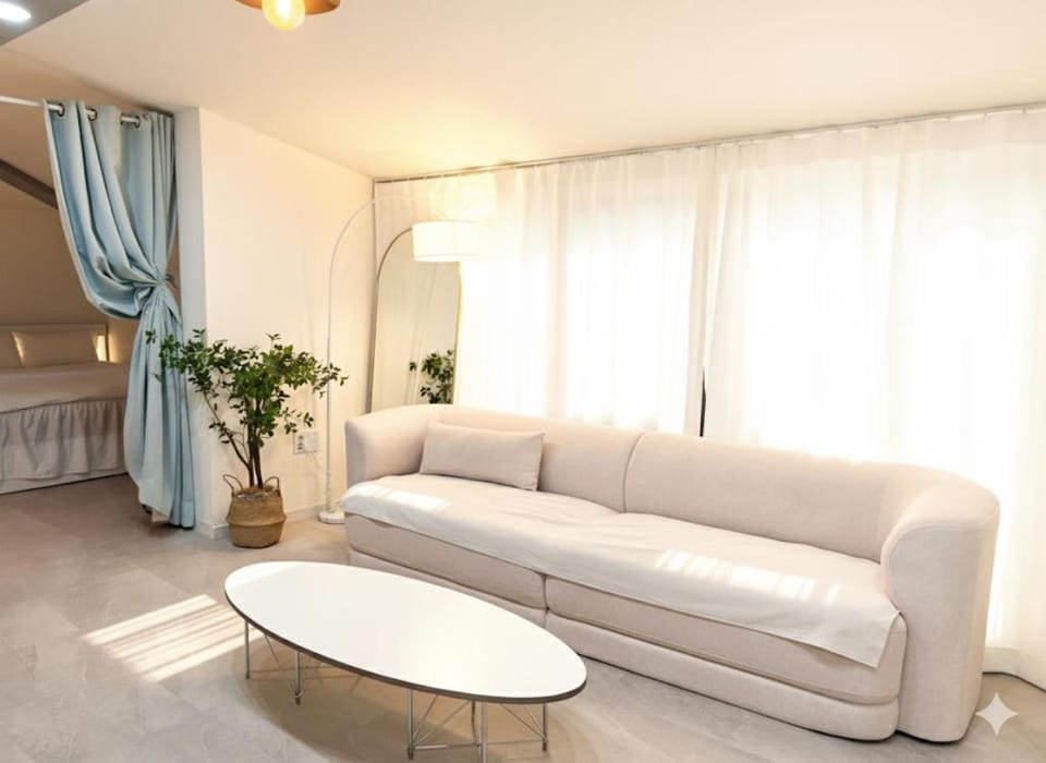 Hongdae 30 seconds to Subway Apartment in Seoul