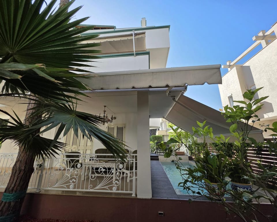 Villa Dyrrahu with Pool & Sea Access Villa in Tirana County, Albania