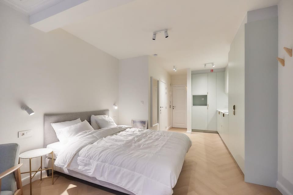 Bed, Kitchen or kitchenette