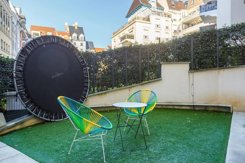 Apt cosy 6P Terrasse privee 10min Paris RER Apartment in Île-de-France