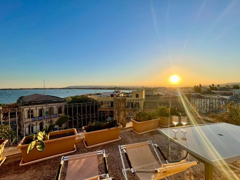 Sunset Cottage Giuliana Apartment in Syracuse