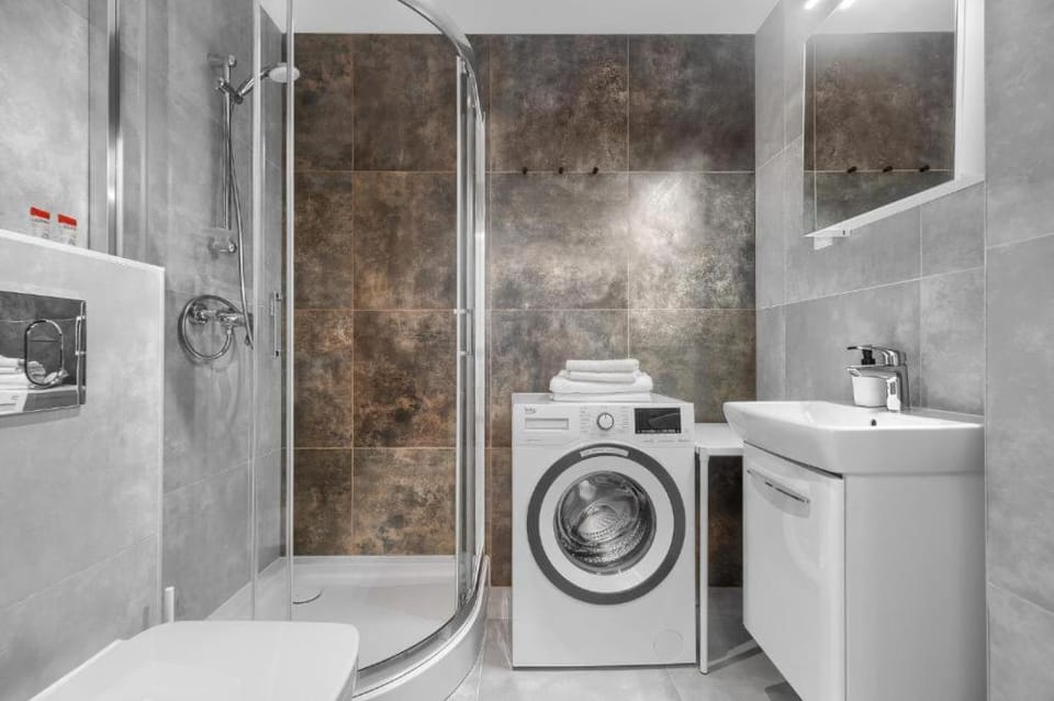 Shower, Bathroom, washing machine