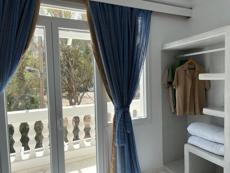 towels, wardrobe